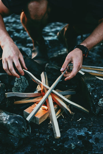 Campfire technique: using your knife to prep for the fire - RELIC